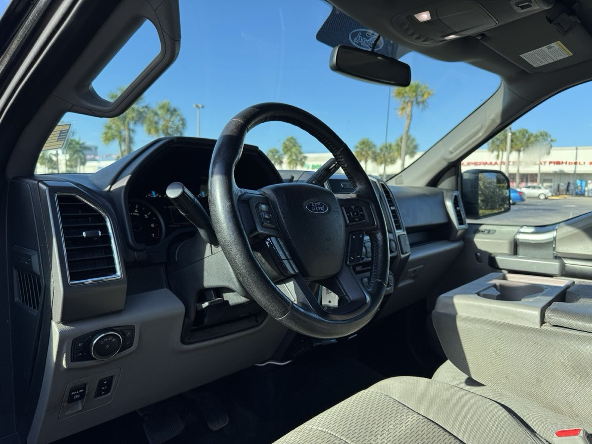 2015 Ford F-150 view 2
