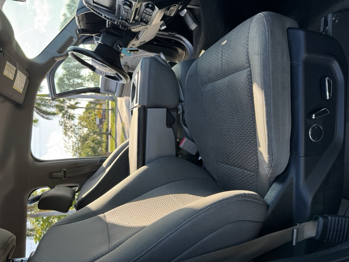 2015 Ford F-150 view 4