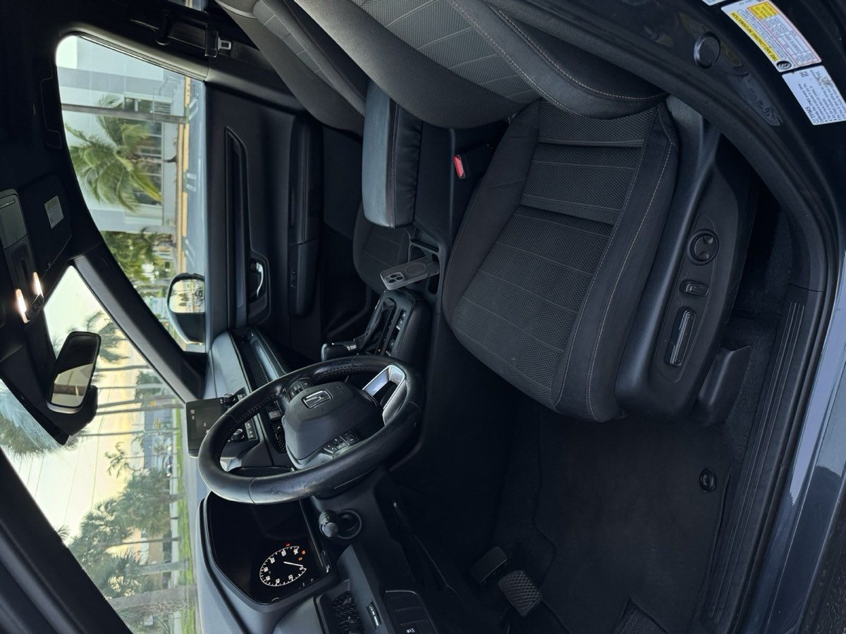 2023 Honda CR-V view 4